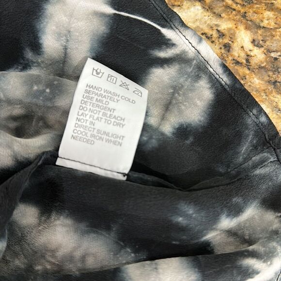 Chaser Tie Dye Silk Oversized Fit Cold Shoulder Top Blouse Size S - Picture 7 of 9